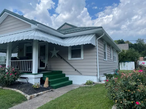 85 B St, Boomer, WV 25031