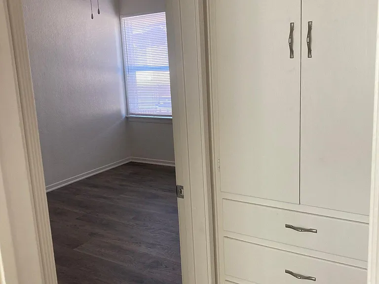 609 W Commonwealth Ave #B — Photo 11