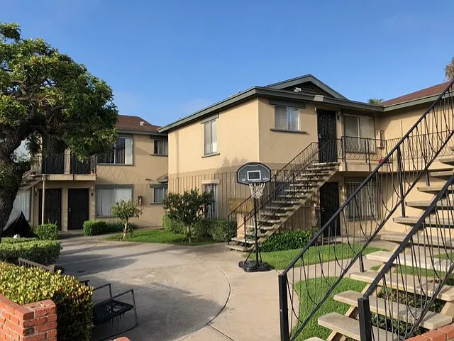 4450 Boundary St #7