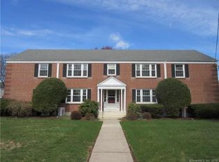 6 Arlington Rd #2, West Hartford, CT 06107