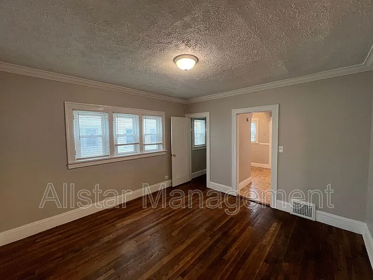 3301 Washington Blvd — Photo 10