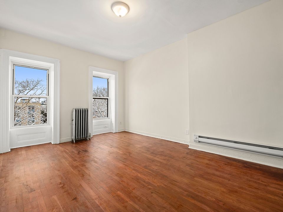 1st image of 654 Lafayette Ave #3
