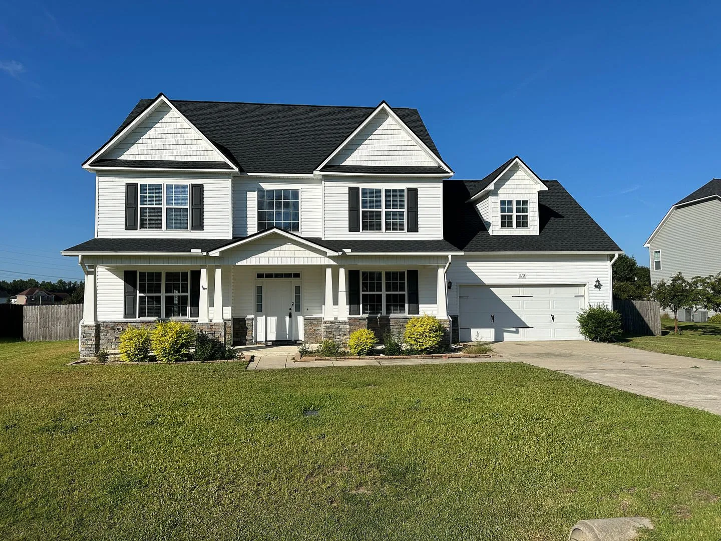 Beautiful 3-bedroom, 2.5-bath home located in the highly sought-after Grays Creek area! — Photo 2