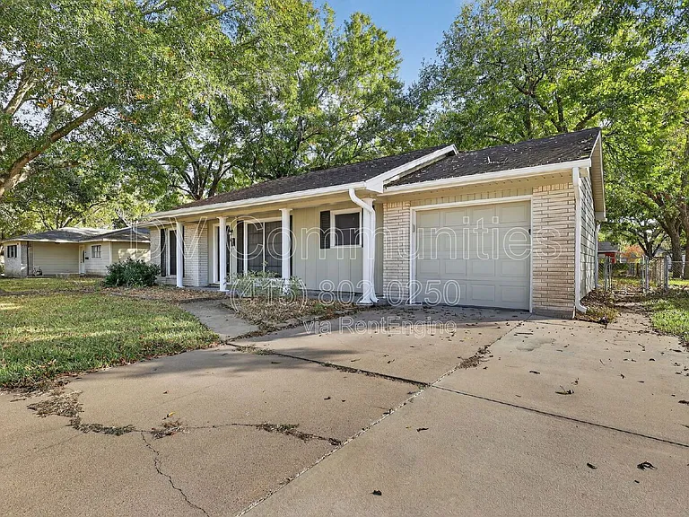 3828 Avenue N — Photo 3