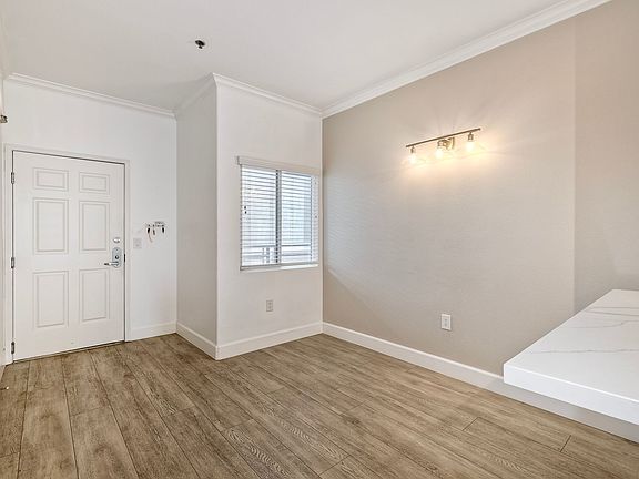 4th image of 1643 6th Ave APT 402