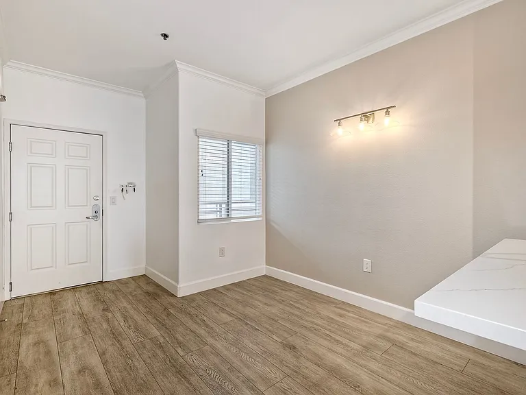 1643 6th Ave #402 — Photo 7
