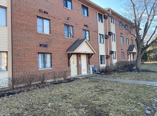 17 Parkside Ct APT 7, Vernon Hills, IL