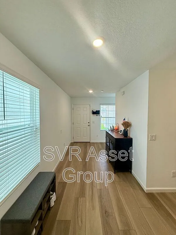 4 bed, 2.0 bath, 1635 sqft, $1,999 — Photo 2