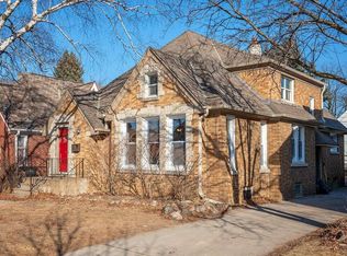 2630 N 62nd St, Wauwatosa, WI 53213