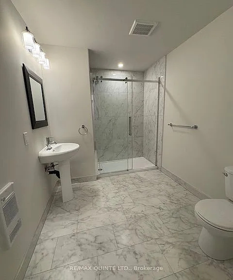 22 McGill St #2 — Photo 8
