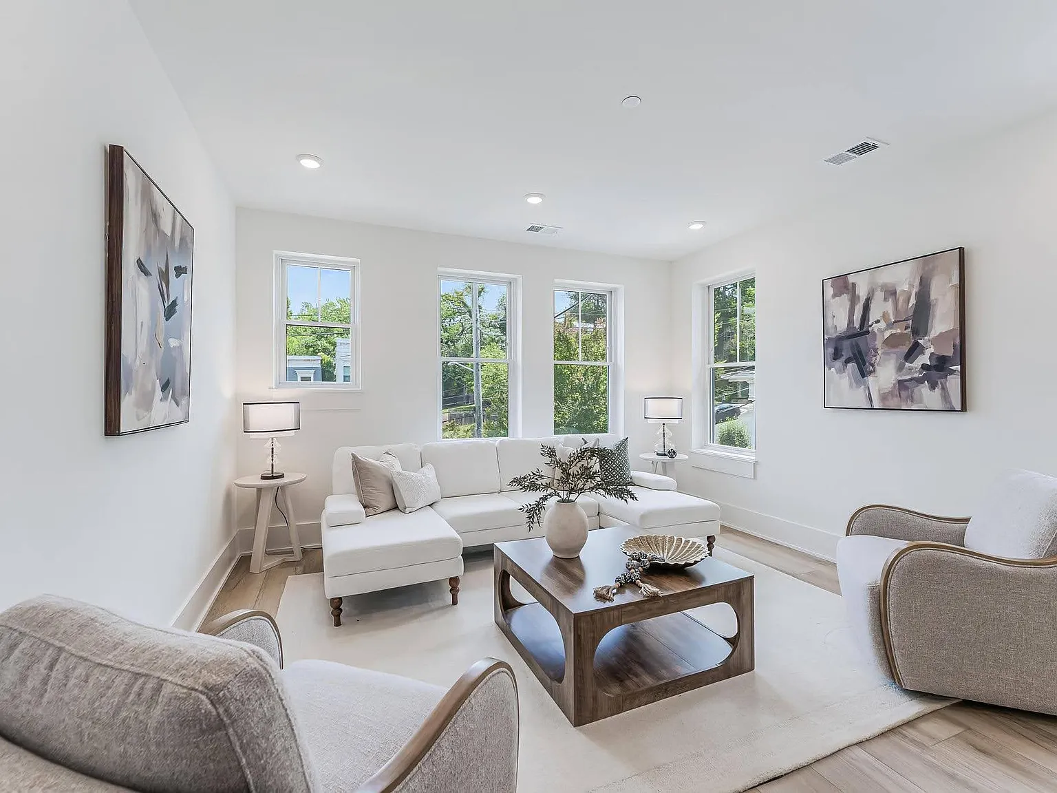 3 bed, 2.5 bath, 1500 sqft, $3,999 — Photo 3