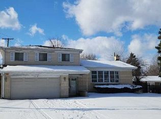 2518 S Cedar Glen Dr, Arlington Heights, IL 60005