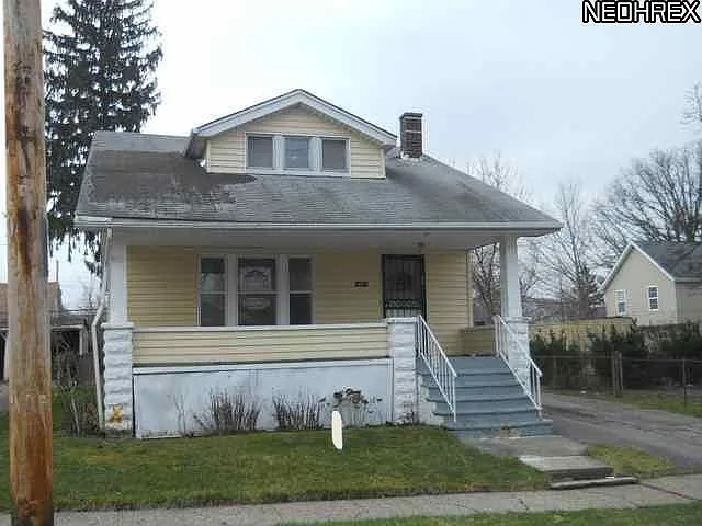 14014 Kingsford Ave photo 1
