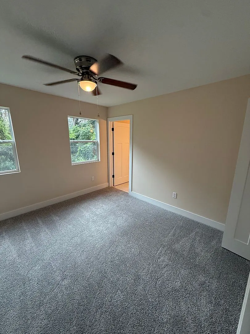 Private 1 Bed / 1 Bath in Modern 4/4 $700/Month — Photo 3
