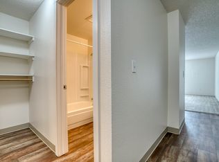 2405 NW Irving St #2431-18, Portland, OR 97210