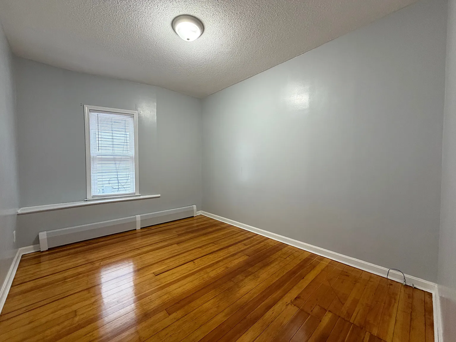 3 bed, 1086 sqft, $1,600 — Photo 3