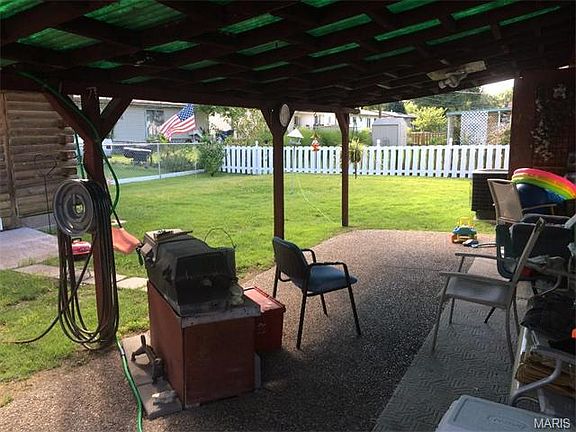4th image of 1290 Bluebird Dr