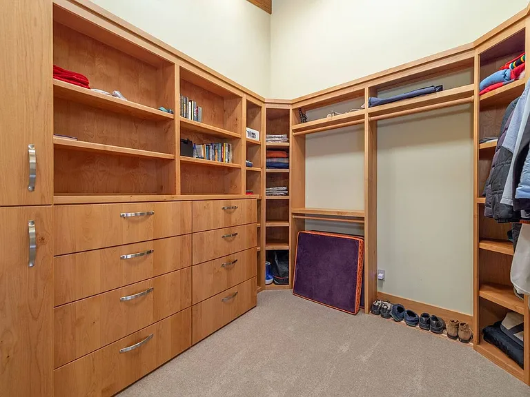 568 Hidden Lake Ct — Photo 24