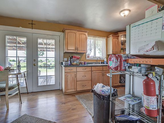 5th image of 21618 Sacramento Ave