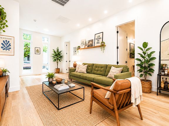 4th image of 590 Bushwick Ave #1