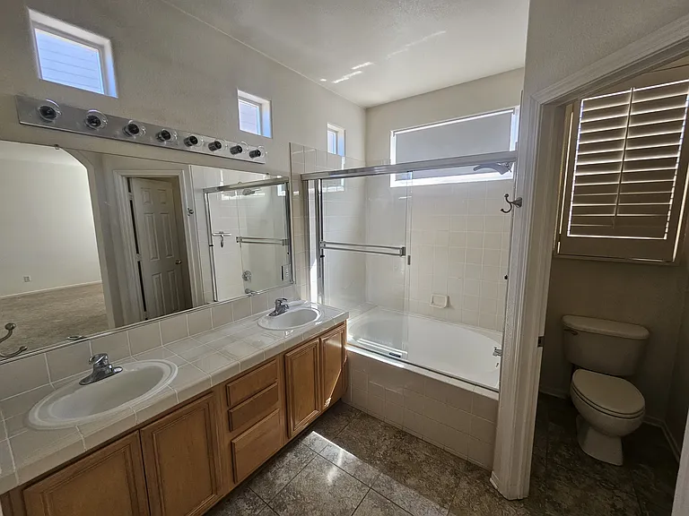 3777 Herons Landing Dr — Photo 33