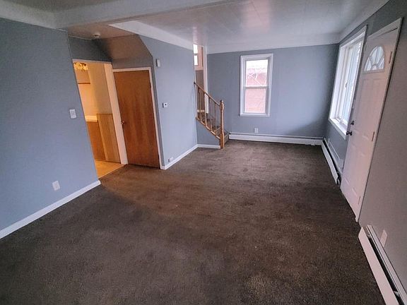5th image of 22074 Elmwood Ave