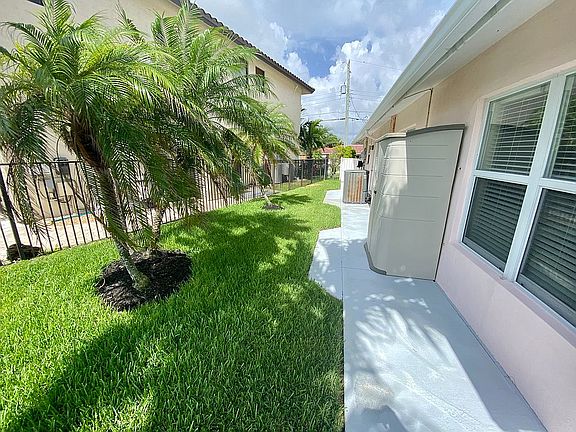 5th image of 1400 SE 17th Ter