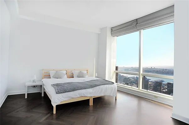 Rented by R New York | media 15