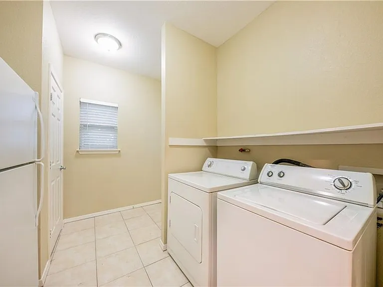 2809 E 22nd St #B — Photo 10
