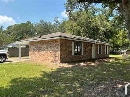 3 bed, 1200 sqft, $1,250 — Photo 2