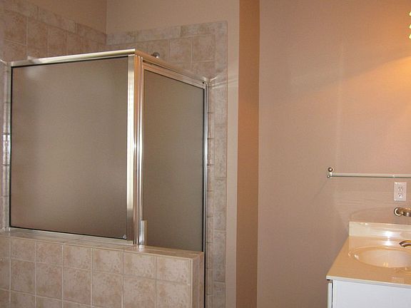 3rd image of 539 Quinn Dr