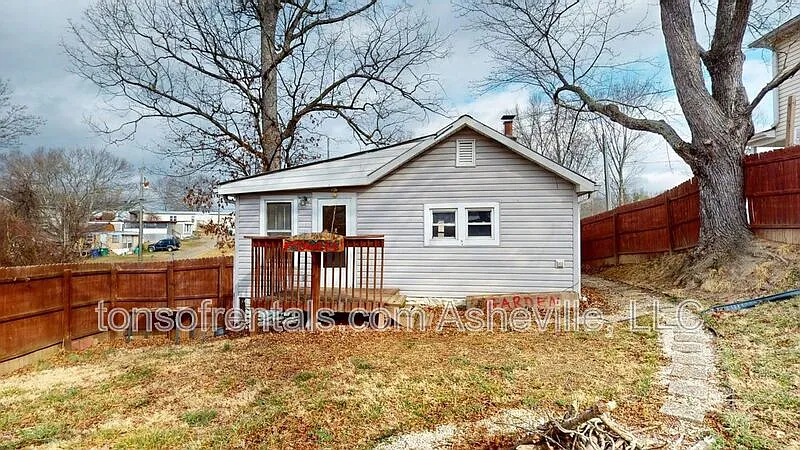 Building Photo - 331 Ridge St