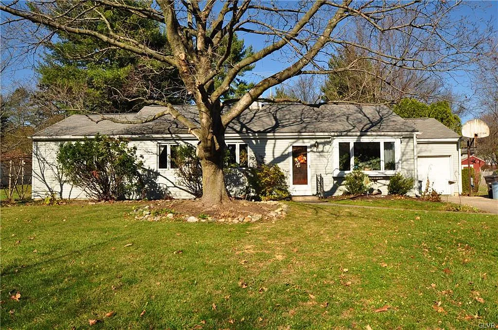 1542 Stoke Park Rd photo 1