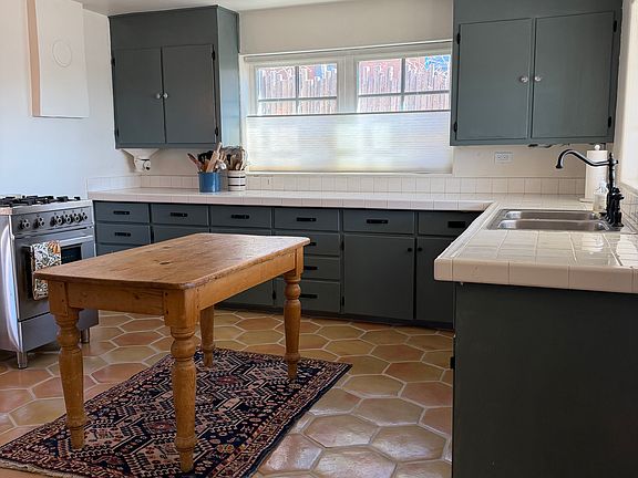 2nd image of 406 Apodaca Hill St