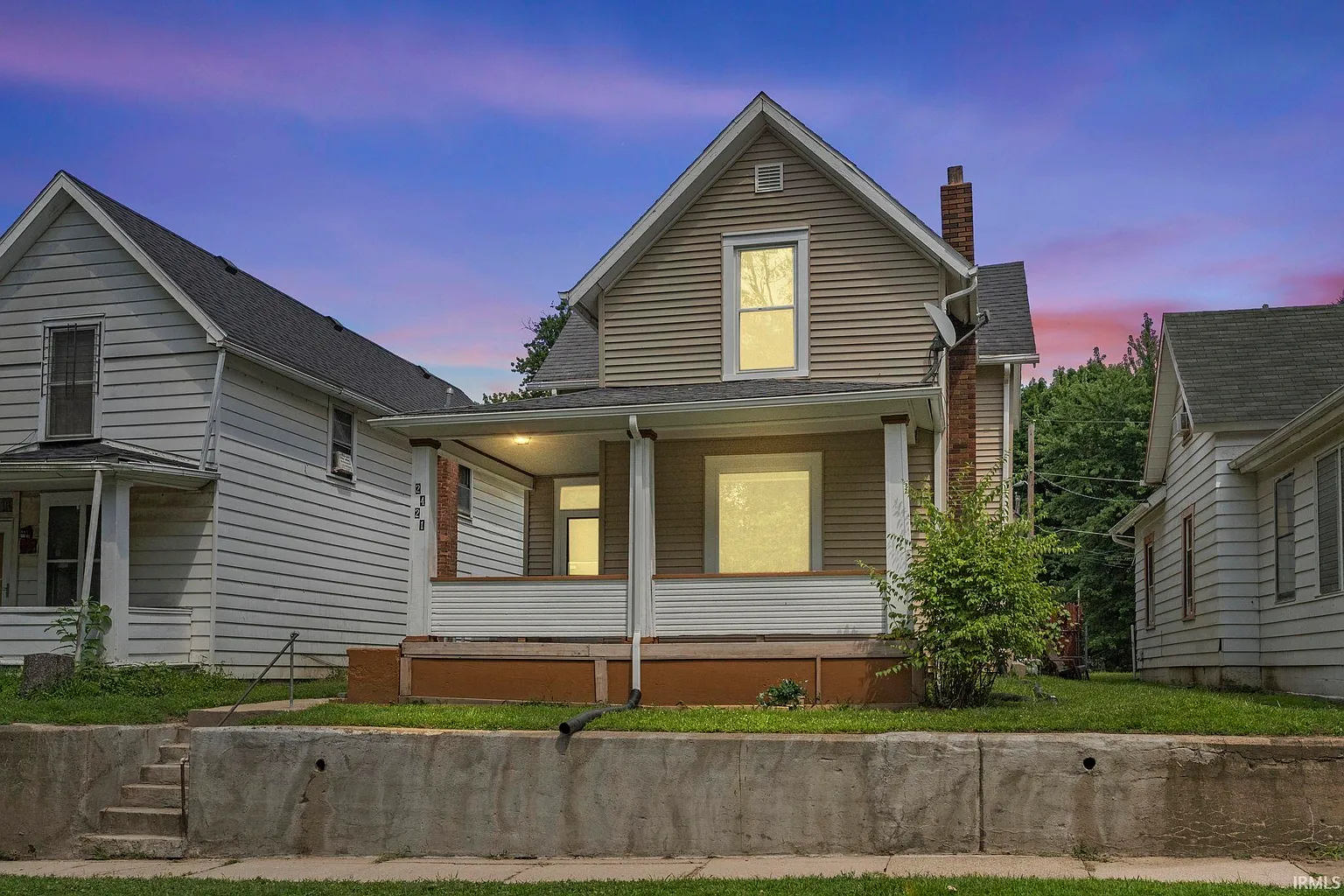 2421 Thompson Ave photo 1