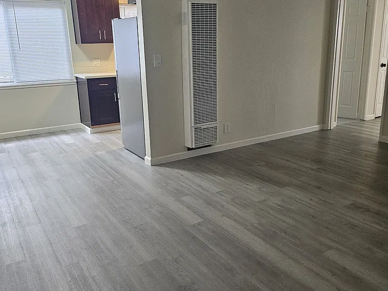 565 Geneva Ave — Photo 4