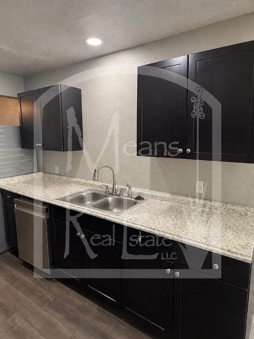 608 Welshire St — Photo 4