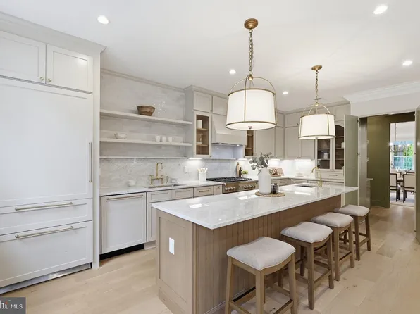 4528 49th St NW, Washington, DC 20016