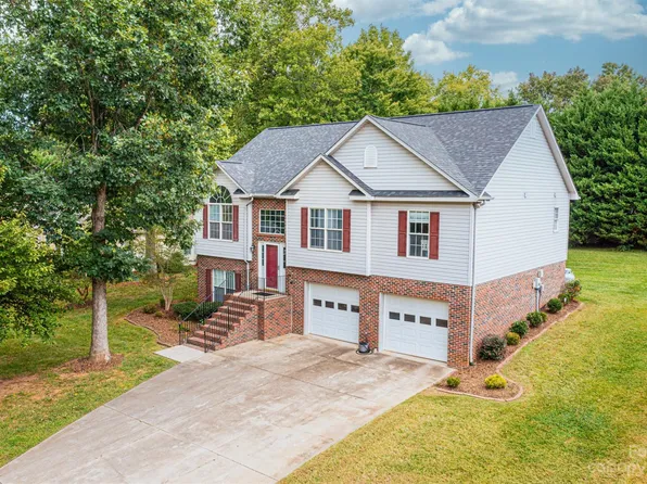 70 Wittenburg Springs Dr, Taylorsville, NC 28681