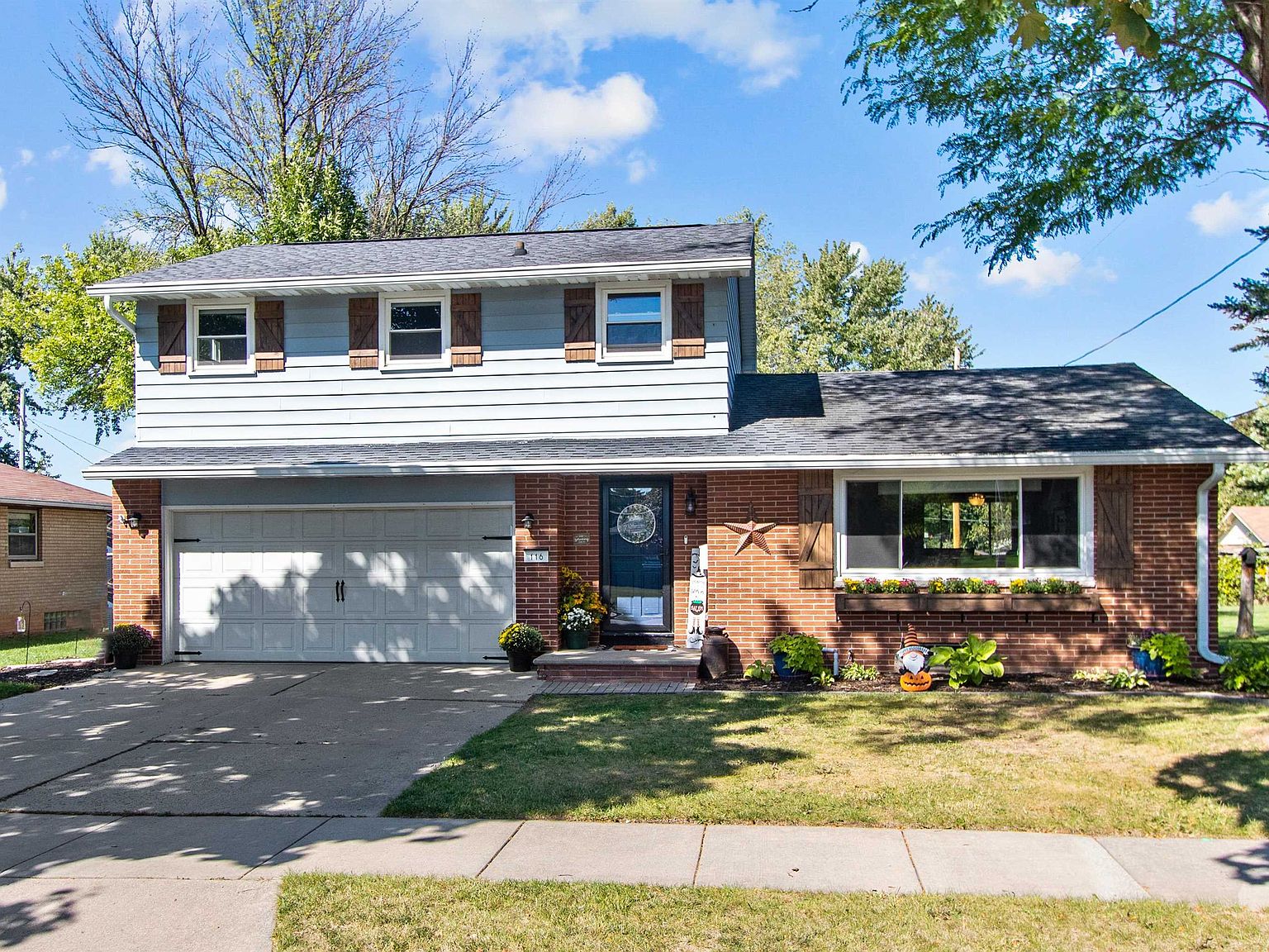 116 Barbara St, Combined Locks, WI 54113 | Zillow