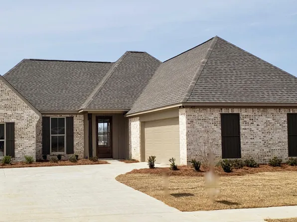 477 Aurora Cir, Canton, MS 39046