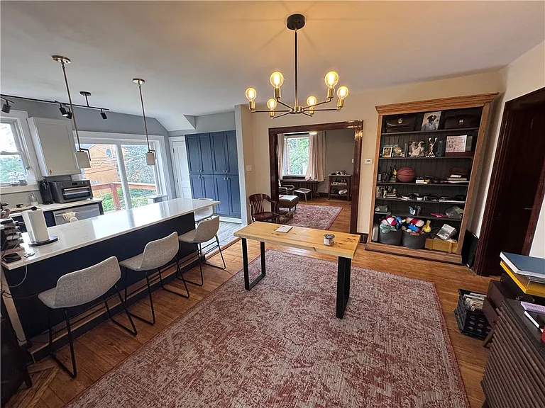 1524 Warren St — Photo 9