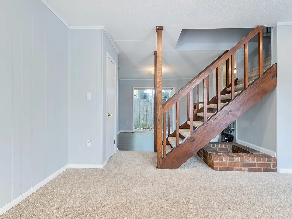 3963 W Montague Ave