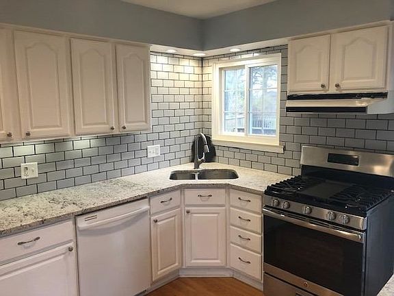3rd image of 177 Tower Dr