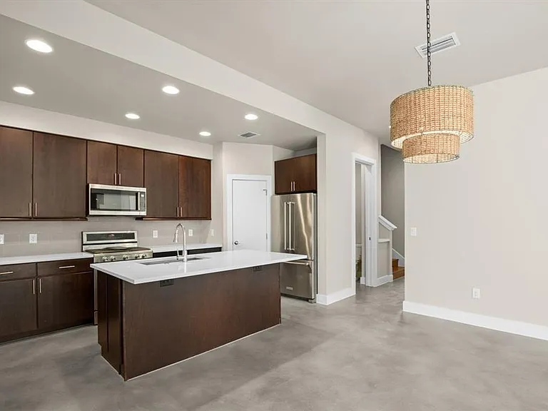 5404 Bennett Ave #A — Photo 8