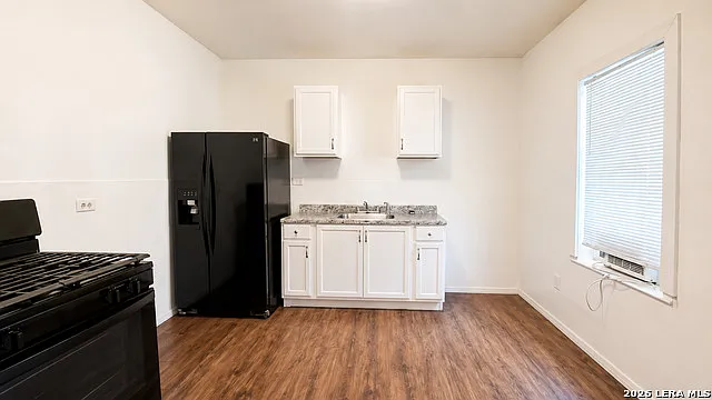 1319 Leal St #B — Photo 2
