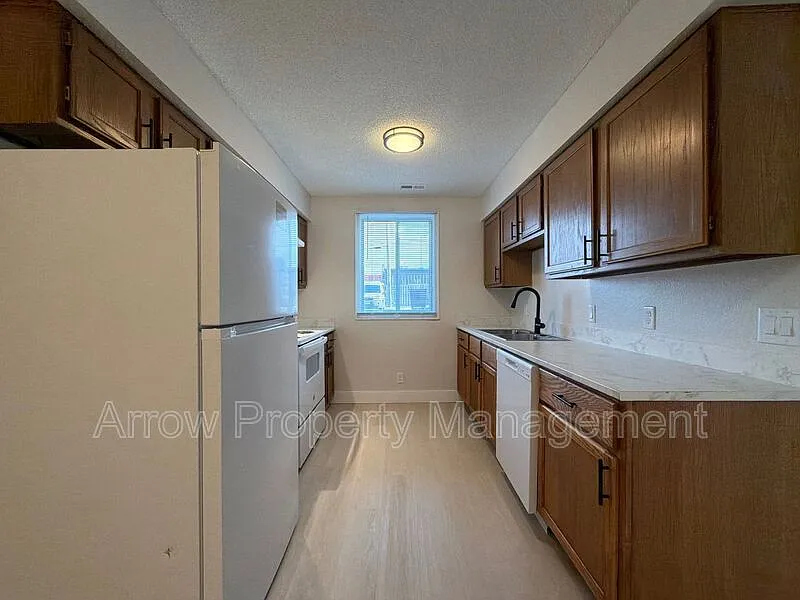 1 bed, 1.0 bath, 714 sqft, $785 — Photo 2