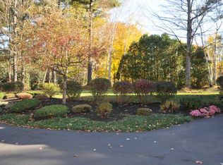 17 Eagle Dr, Bedford, NH 03110