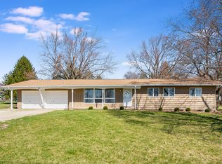 42W192 Silver Glen Rd, Saint Charles, IL 60175