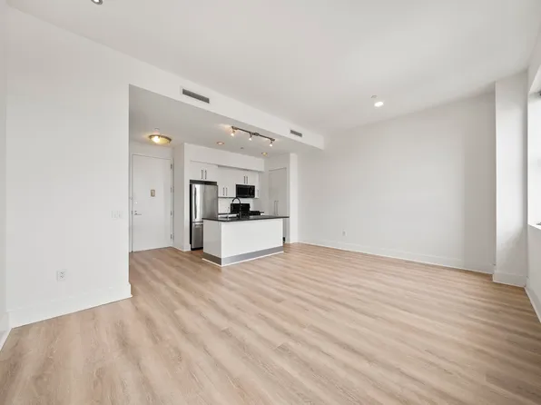 4 Beacon Way image 2 of 21